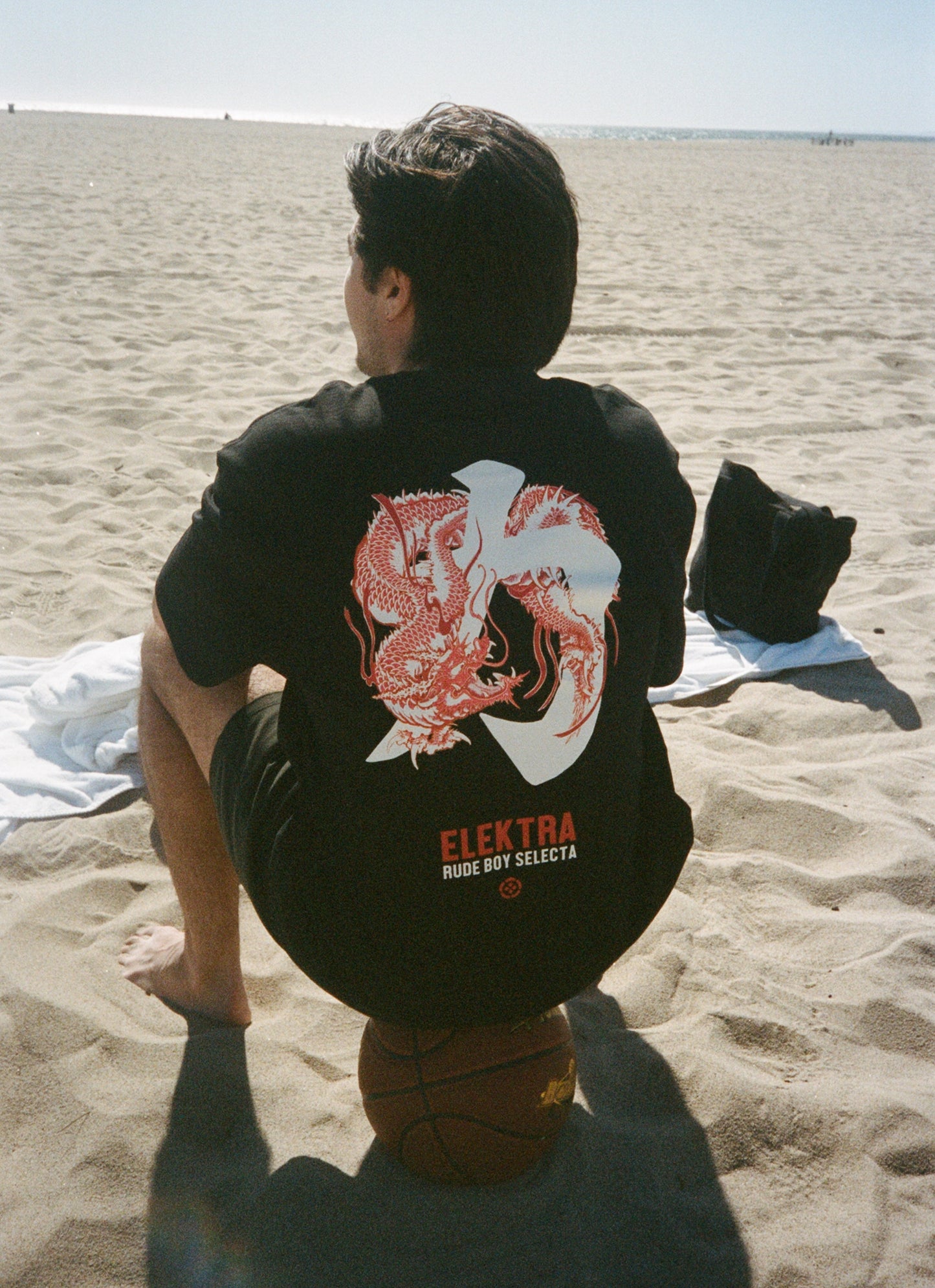 Scharlachrotes Drachen-T-Shirt